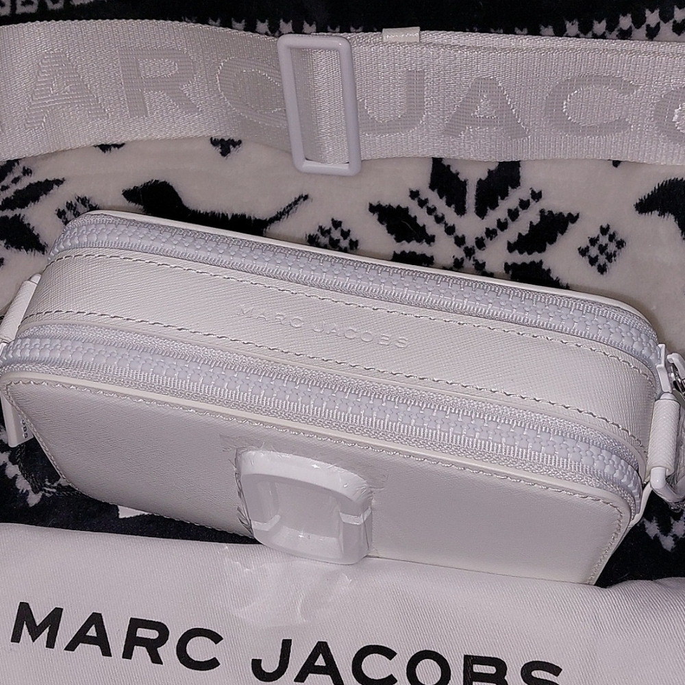 New❄️ALL WHITE🤍MARC JACOBS SNAPSHOT WINTER BAG MINIMALIST blogger camera bag - Picture 10 of 17